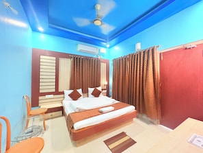 Desk, free WiFi - Villa Swarna Baliapanda (Puri)