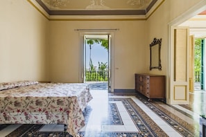 Room - 'Villa Charme' with Sea View, Private Terrace and Private Garden (Lipari)