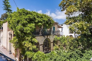 Exterior - 'Villa Charme' with Sea View, Private Terrace and Private Garden (Lipari)