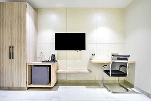 Desk, free WiFi, bed sheets - Clubhouse Hotel Ayodhya (AYODHYA)