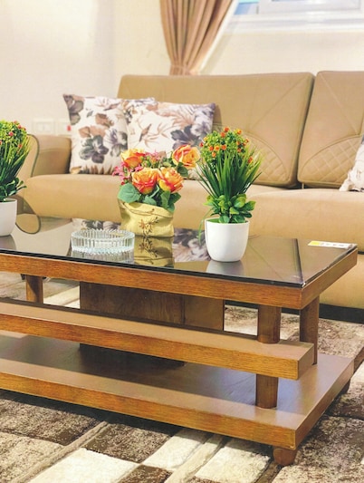 Royal Suites in Madinat Al Ashir min Ramadan offers a spacious apartment