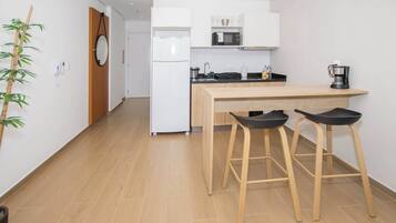 Studio, parveke, kaupunkinäköala | Yksityinen keittiö