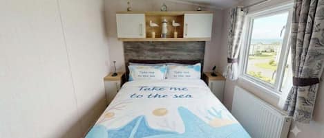 3 chambres, accès au Wi-Fi (inclus), décor unique, ameublement unique