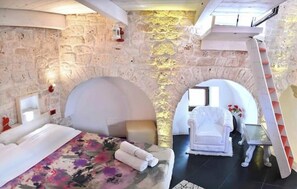 Room - Vrbo Property (Putignano)