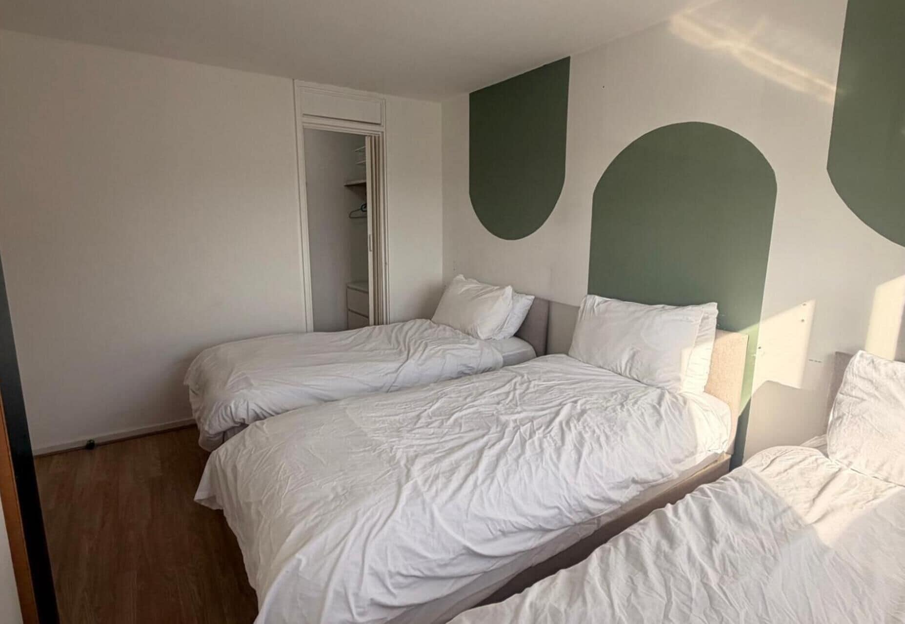 3 bedrooms, WiFi (free), bed sheets