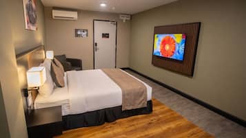 Standard Double Room | Iron/ironing board, WiFi (free)