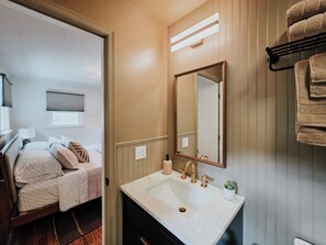 Shower, hair dryer, towels, soap - NEW! Hot Tub & 28 Acre Park 30 Mins To Hershey w/ Firepit & Yard Games (Lebanon)