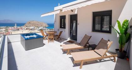 Studio „Majestic View Villa“ mit Meerblick und Whirlpool