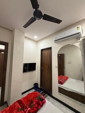 Standard Single Room - Hotel Jaya Shree (Ujjain)