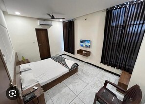 Room - Hotel Jaya Shree (Ujjain)