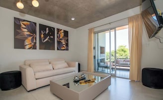 Apartment, Balcony, City View | Living area