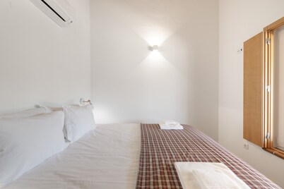 Holiday Home 'Ter Portela A Casa Do Mestre' with Mountain View, Shared Terrace and Wi-Fi