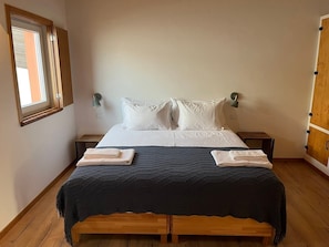 Strykjärn/strykbräda, wi-fi, sängkläder och rullstolsanpassning