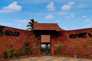 Entrada al alojamiento
