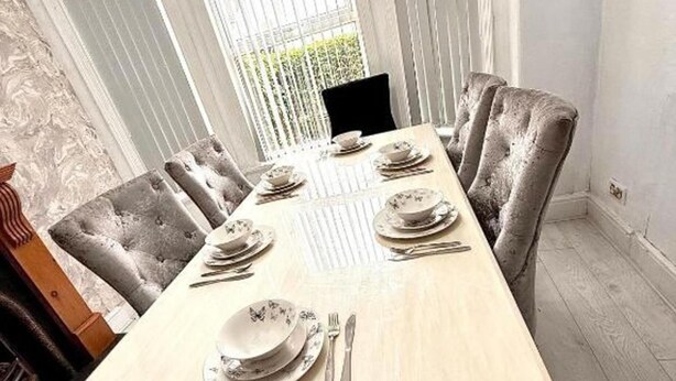 Dining - North Manchester 3-bed House, Sleeps 6 With Wifi (Manchester)