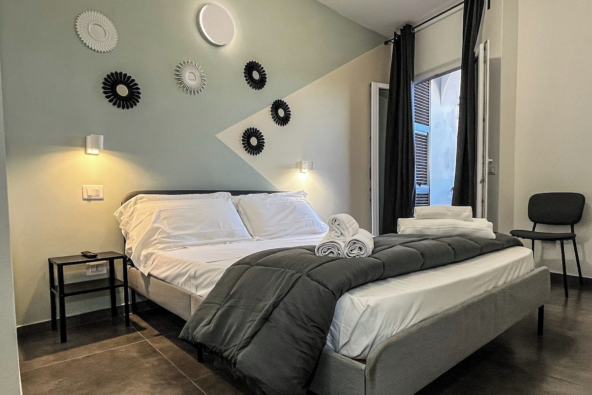 Deluxe Triple Room, Balcony, City View | Free WiFi