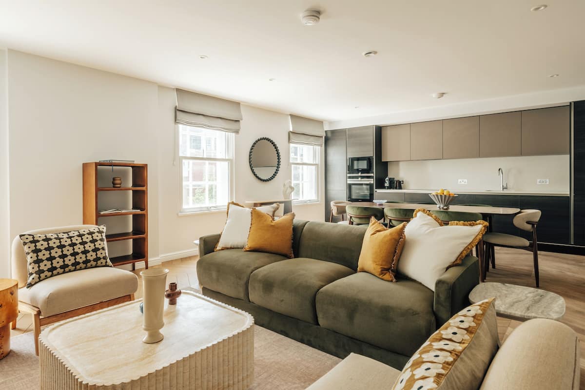 Apartment, 3 Bedrooms, Kitchen | Living area