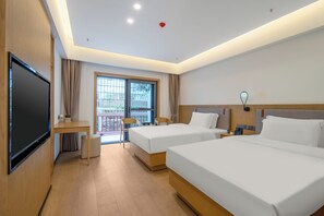 Laptop workspace, free WiFi - Zhangjiajie New Pipaxi Courtyard Hotel (Zhangjiajie)