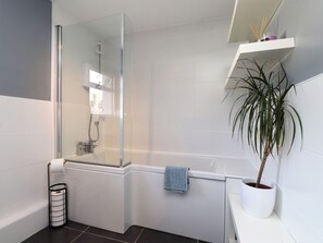 Shower, hair dryer - Scoops Nook (Caernarfon)