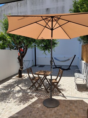Outdoor dining - Vrbo Property (Vila Viçosa)