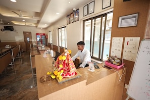 Lobby - Hotel Rangoli Dharampur (Dharampur)
