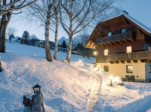 Landhaus Stieglschuster – Apartment for 2 | 360° Mountain View | 5 Ski Areas