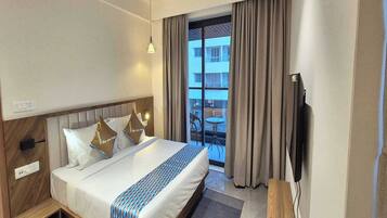 Desk, free WiFi, bed sheets