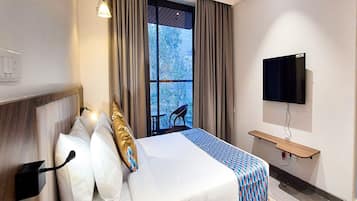 Desk, free WiFi, bed sheets