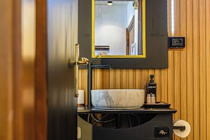 Penthouse, City View | Bathroom - Secret Rooftop Suite – Tor Vergata Metro (Roma)