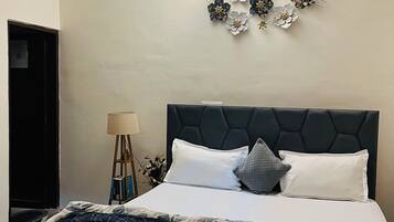 Free WiFi, bed sheets