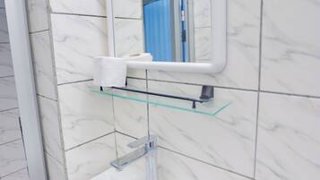 Apartment, Balcony, City View | Bathroom