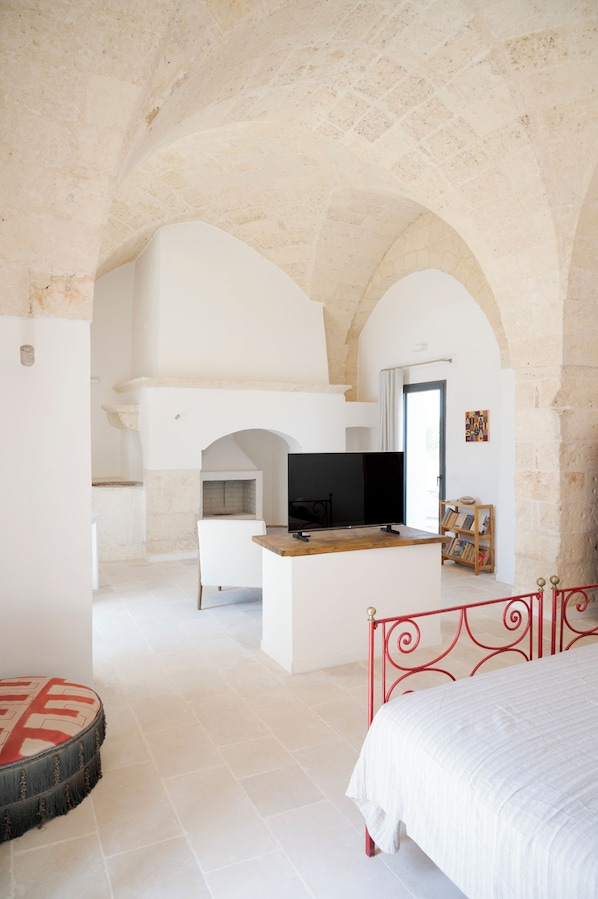Appartement, patio, vue sur la cour intérieure | Accès au Wi-Fi (inclus), literie fournie