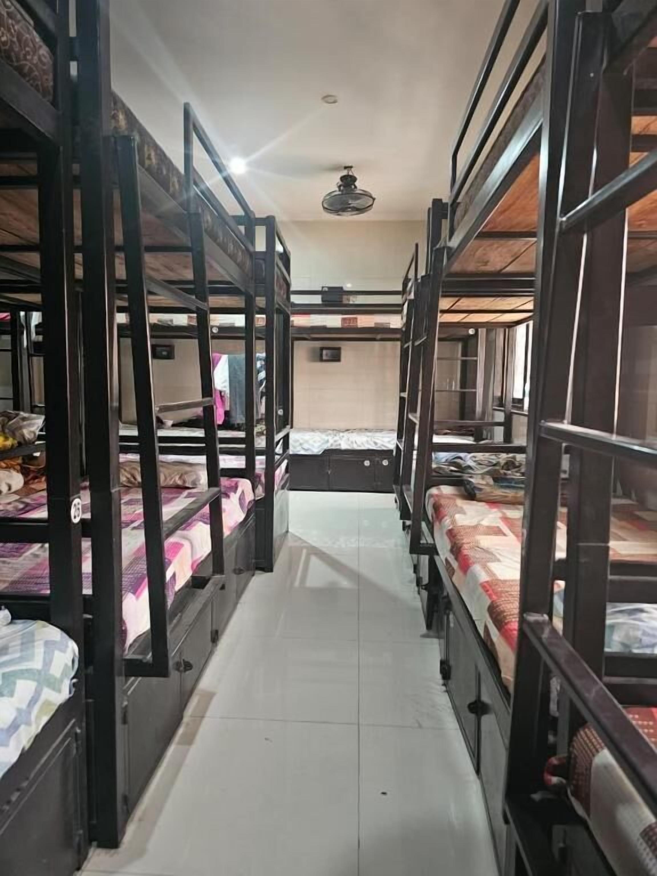 Shared Dormitory | Free WiFi