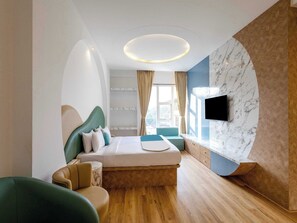 Suite Executive | Una scrivania, ferro/asse da stiro, Wi-Fi gratuito