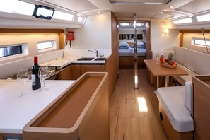 Room - Sun-Kissed Sailing Adventure in Split, Croatia (Kaštel Gomilica)