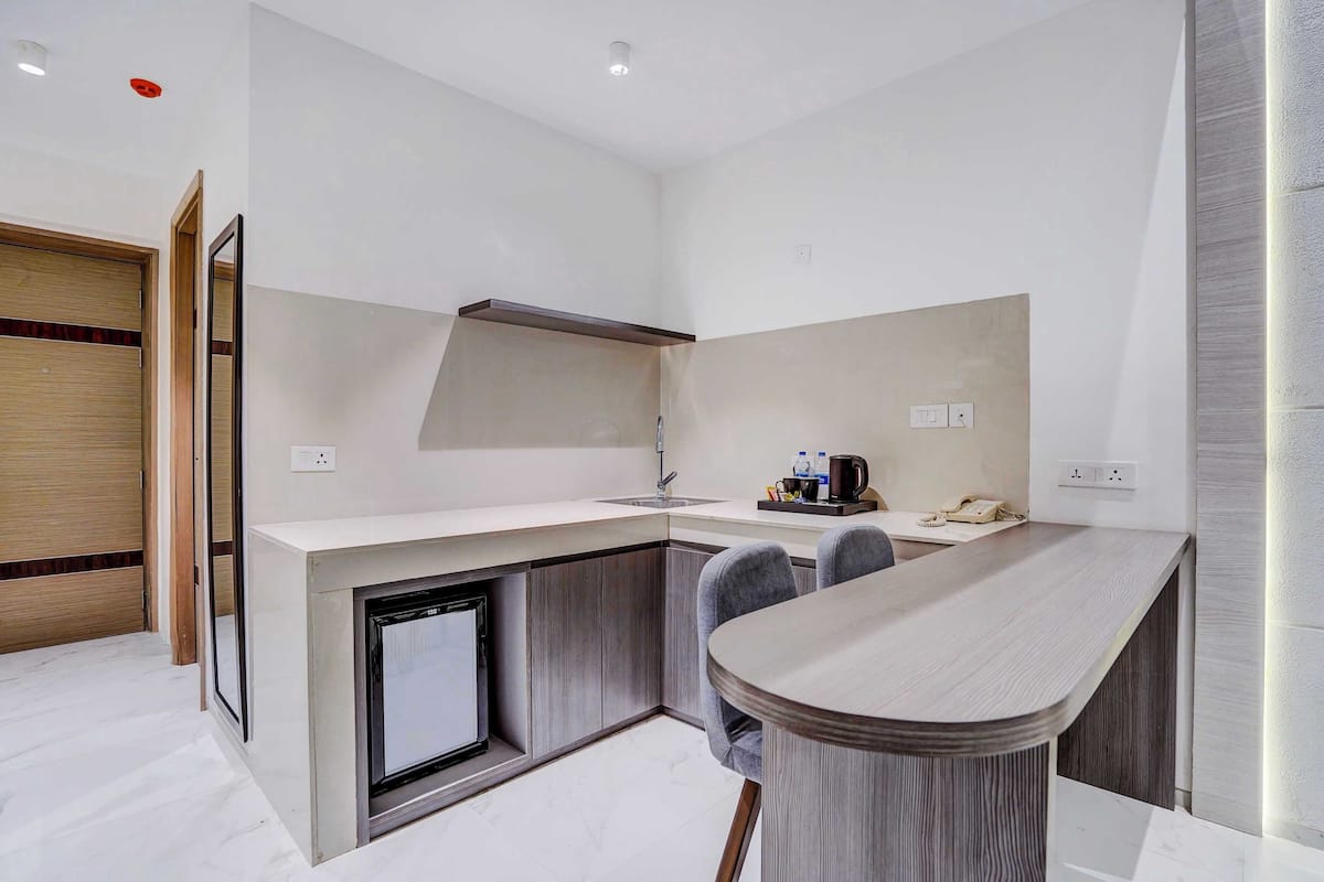 Executive Duplex, Balcony | Desk, iron/ironing board, free WiFi, bed sheets