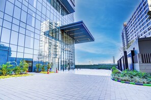 Property grounds - Sunday Hotel & Residences Gurugram (Gurgaon)