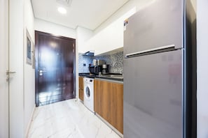 Apartment, Balcony | Private kitchen - Bloomfields Studio The Gate Masdar (Abu Dhabi)