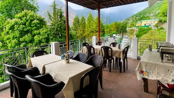 Tempat makan outdoor