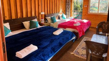 Superior Quadruple Room, Balcony, Garden View