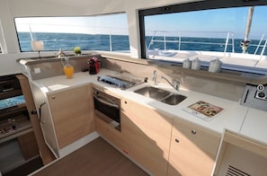 Private kitchen - Sun-Kissed Sailing Adventure in Gran Laguna from Nueva Caledonia (Nouméa)