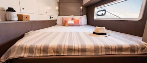 4 Schlafzimmer, Bügeleisen/Bügelbrett