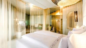 Superior Suite, Balcony, Courtyard View | Hypo-allergenic bedding, in-room safe