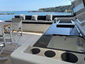 Outdoor dining - Sun-Kissed Sailing Adventure in Islas Cícladas, Mykonos (Mykonos)