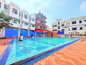 Outdoor pool - Digha Hotel with Pool Park Prime (Digha)