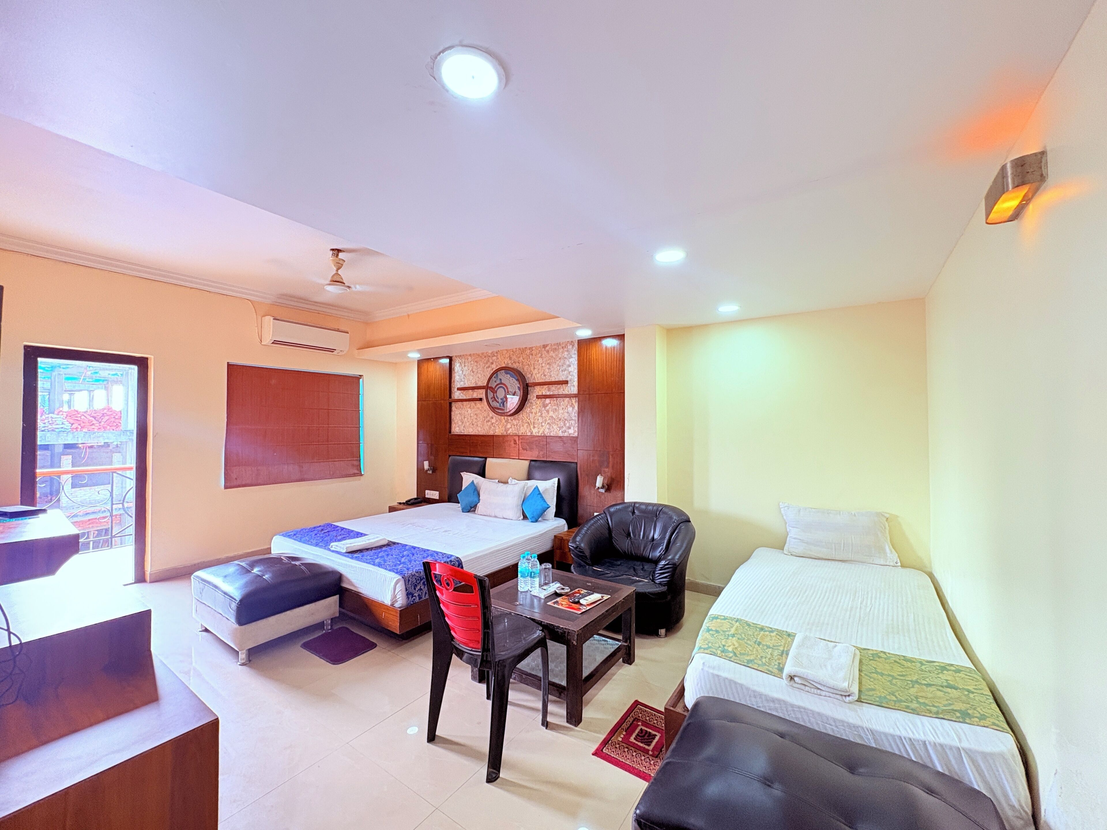 Executive Triple Room, Pool View | Desk, free WiFi