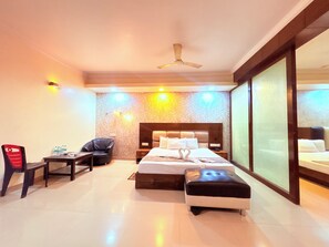 Signature Quadruple Room | Desk, free WiFi - Digha Hotel with Pool Park Prime (Digha)