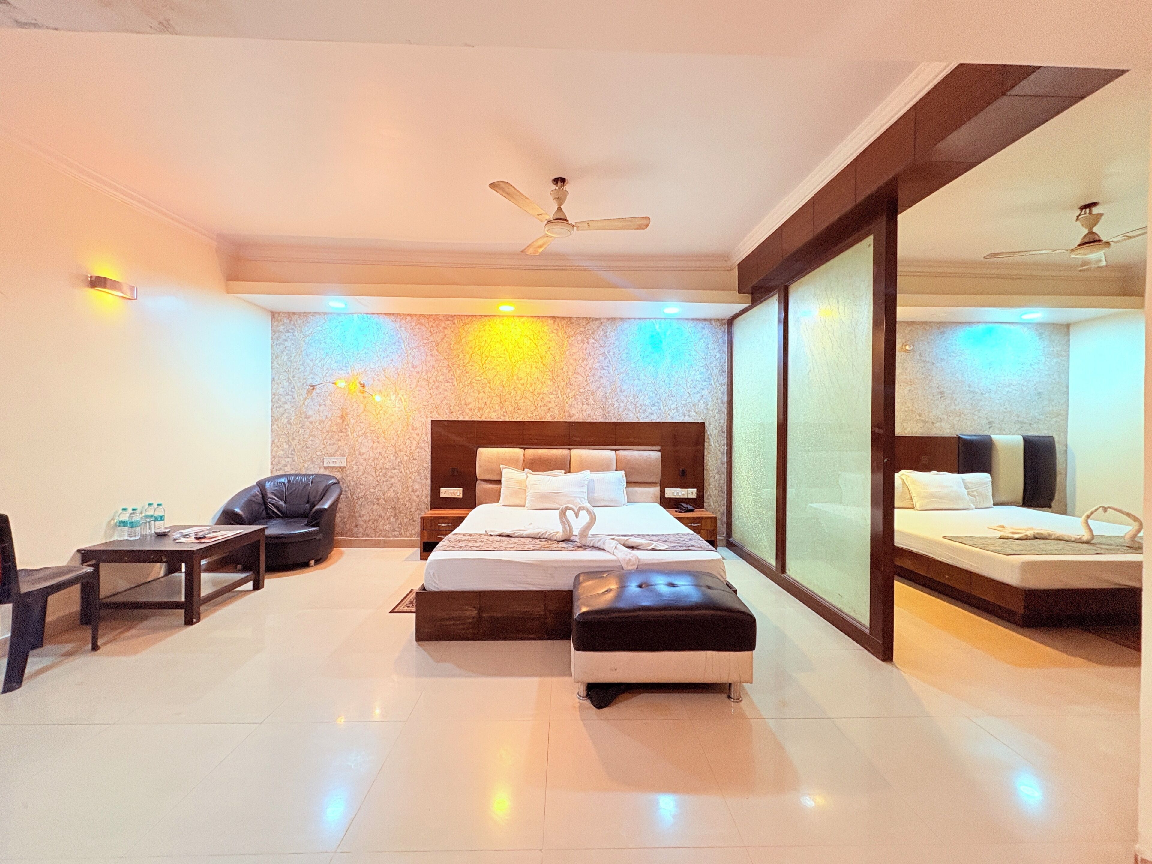 Signature Quadruple Room | Desk, free WiFi