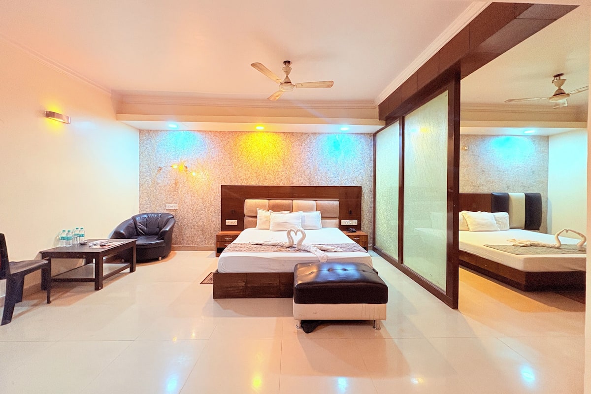 Signature Quadruple Room | Desk, free WiFi