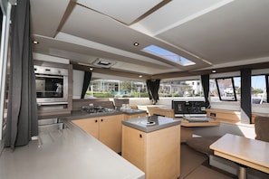 Private kitchen - Sun-kissed Sailing Adventure in Split-Dalmatia, Croatia (Trogir)